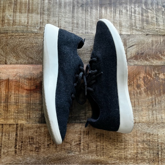 Allbirds Wool Runners Tennis Shoes - Picture 8 of 10